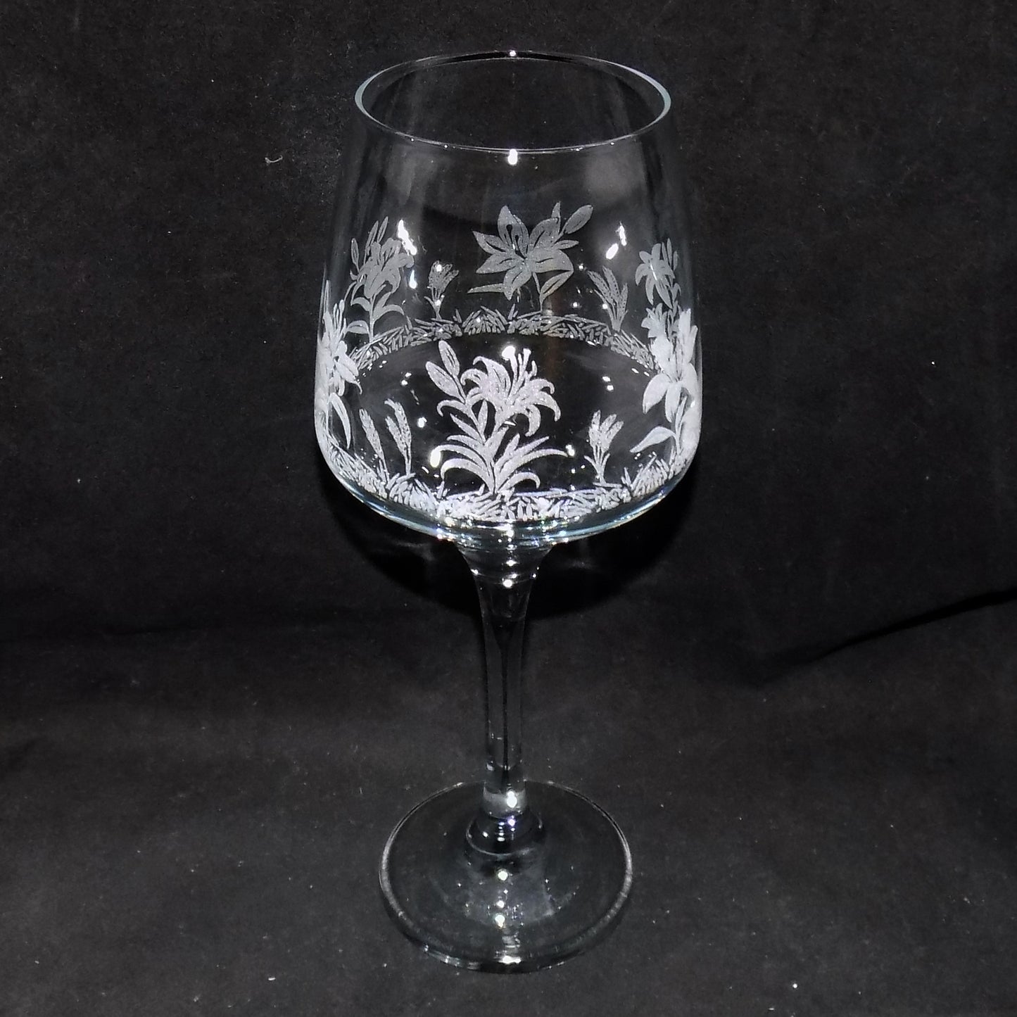 Lily Stemmed Wine Glass
