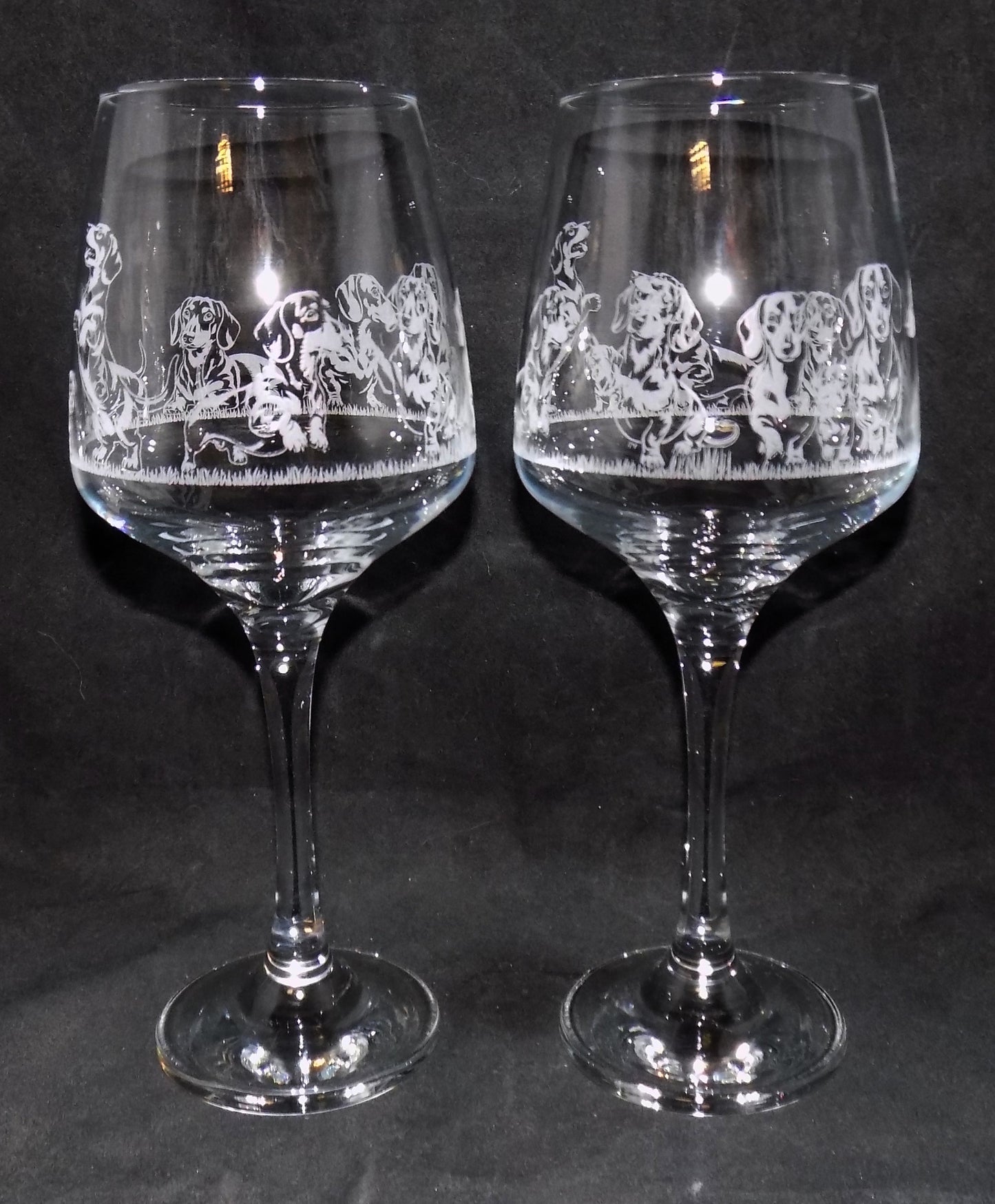 Dachshund Detailed Engraved Wine Glass