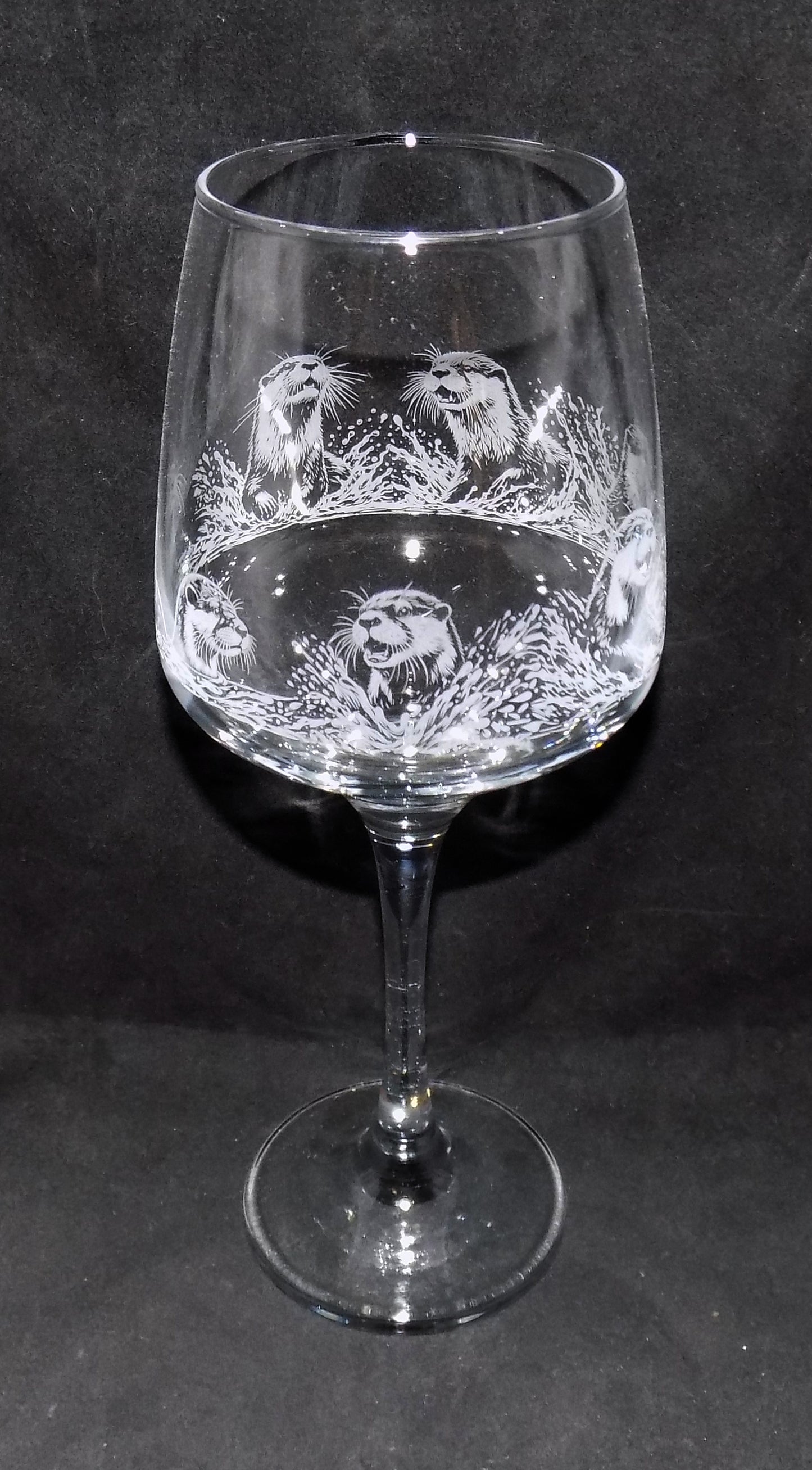 Otter Stemmed Wine Glass