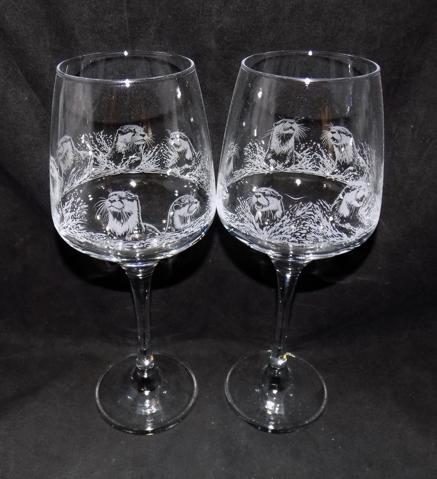 Otter Stemmed Wine Glass