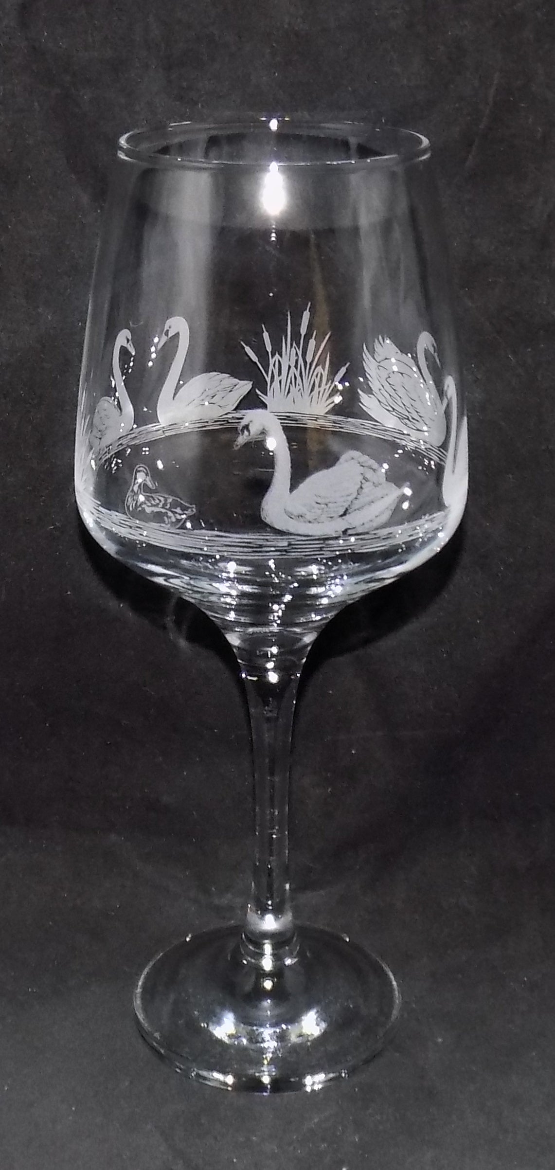 Swan Stemmed Wine Glass